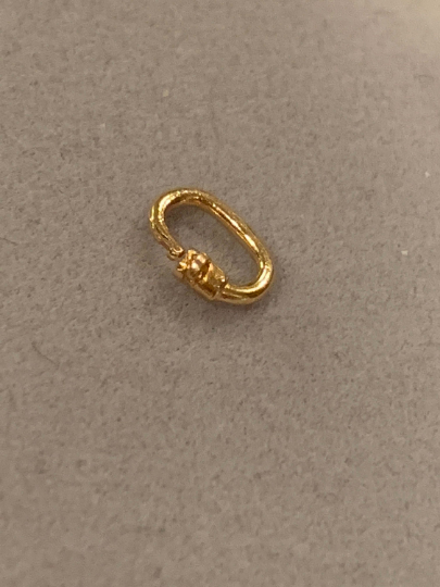 14K Solid Gold Link Lock Jump Ring Charm Pendant Secure Holder - ANARA & CO ENGRAVINGS - ANARA AND CO JEWELRY