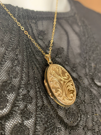 14K Yellow Gold Photo Locket